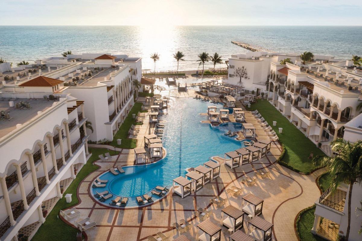 HILTON PLAYA DEL CARMEN ADULTS ONLY 18+