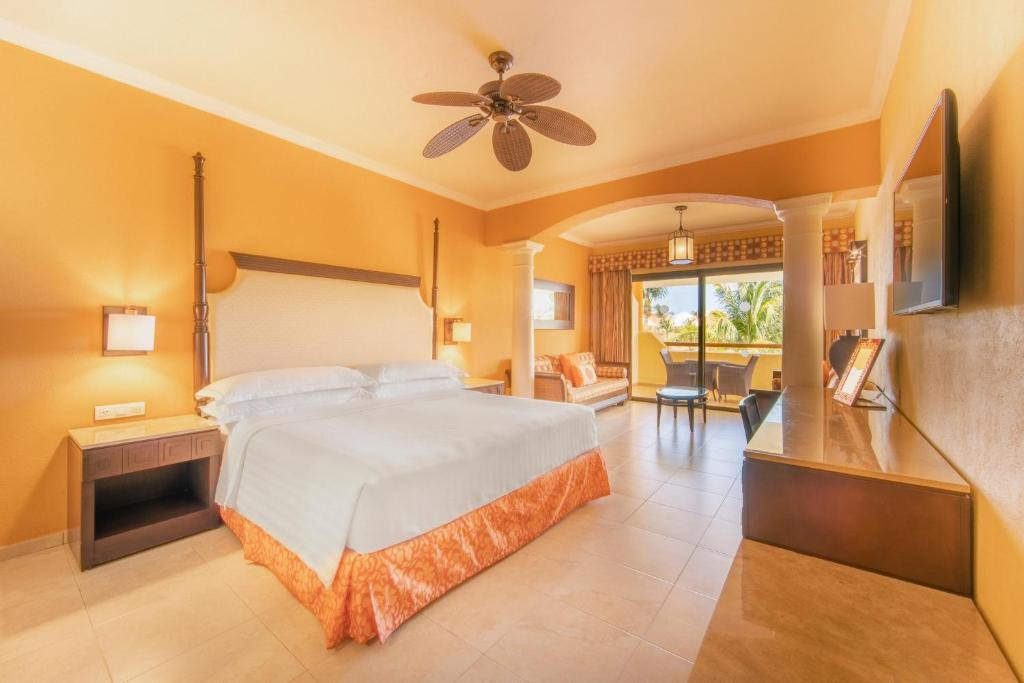 BARCELO MAYA PALACE