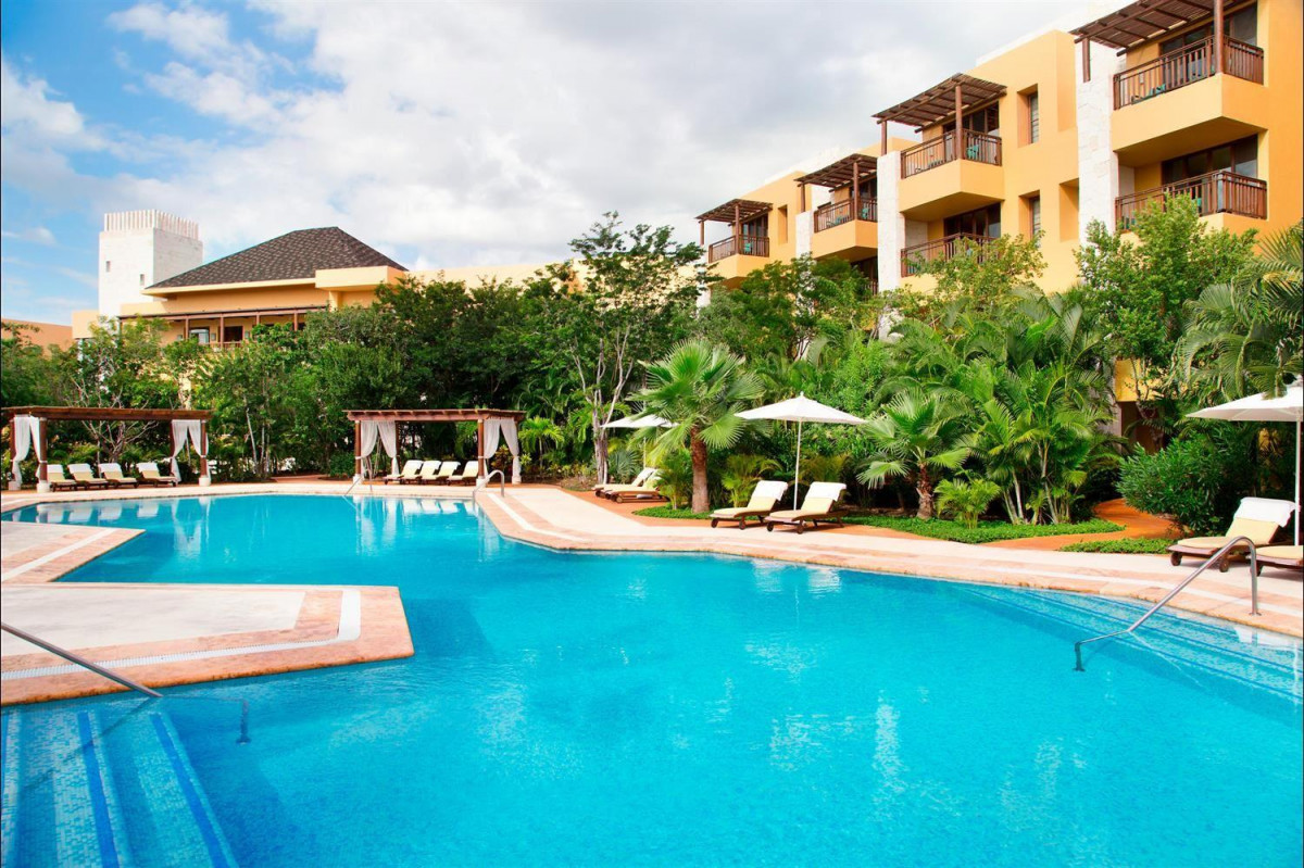 FAIRMONT MAYAKOBA