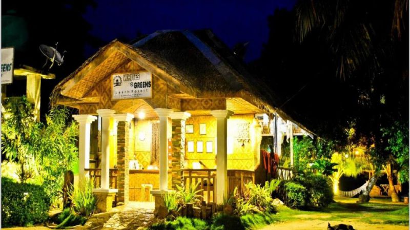 WHITES & GREENS BEACH RESORT