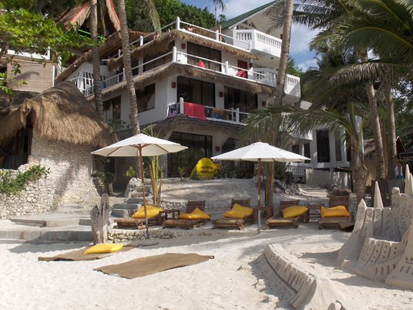 ARTISTA BEACH VILLAS