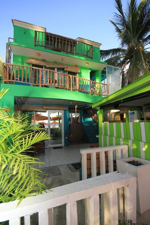 BLUE WAVES BEACH HOUSE — фото 2