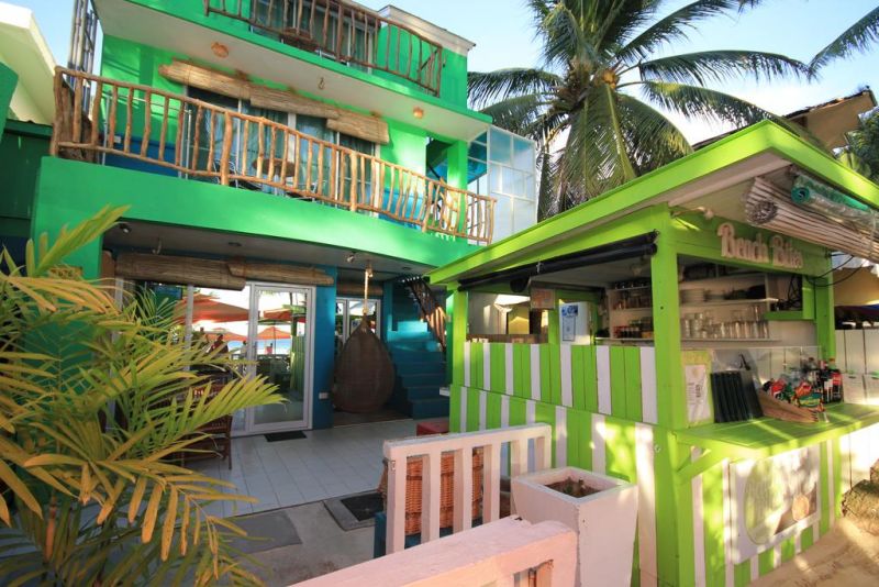 BLUE WAVES BEACH HOUSE — фото 14