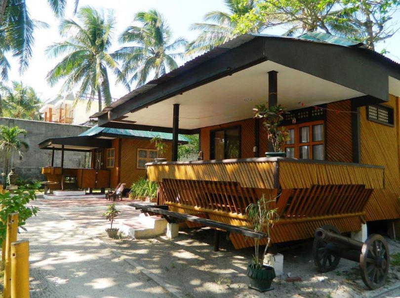 BORACAY BEACH CHALETS