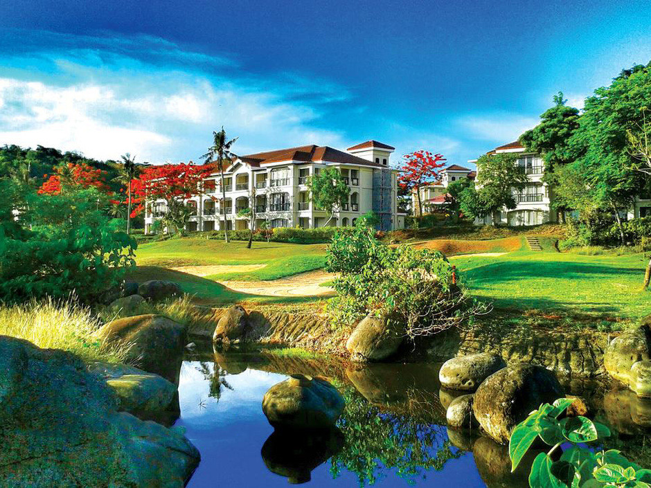 FAIRWAYS & BLUEWATER RESORT