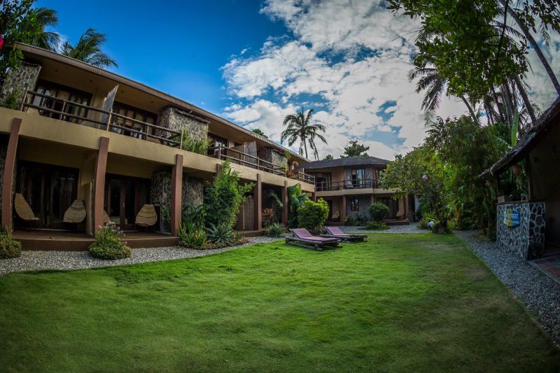 REEF RETREAT RESORT
