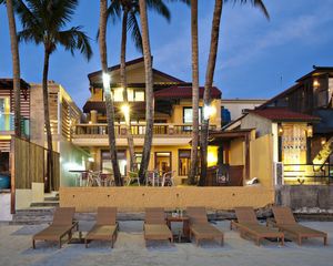 TRUE HOME HOTEL