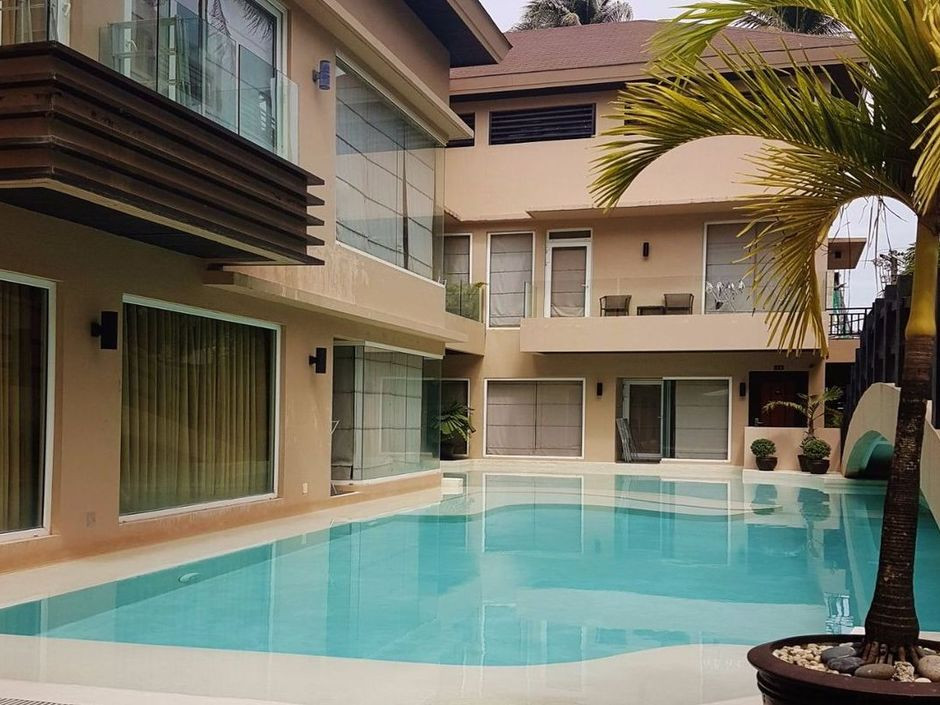 TWO SEASONS RESORT