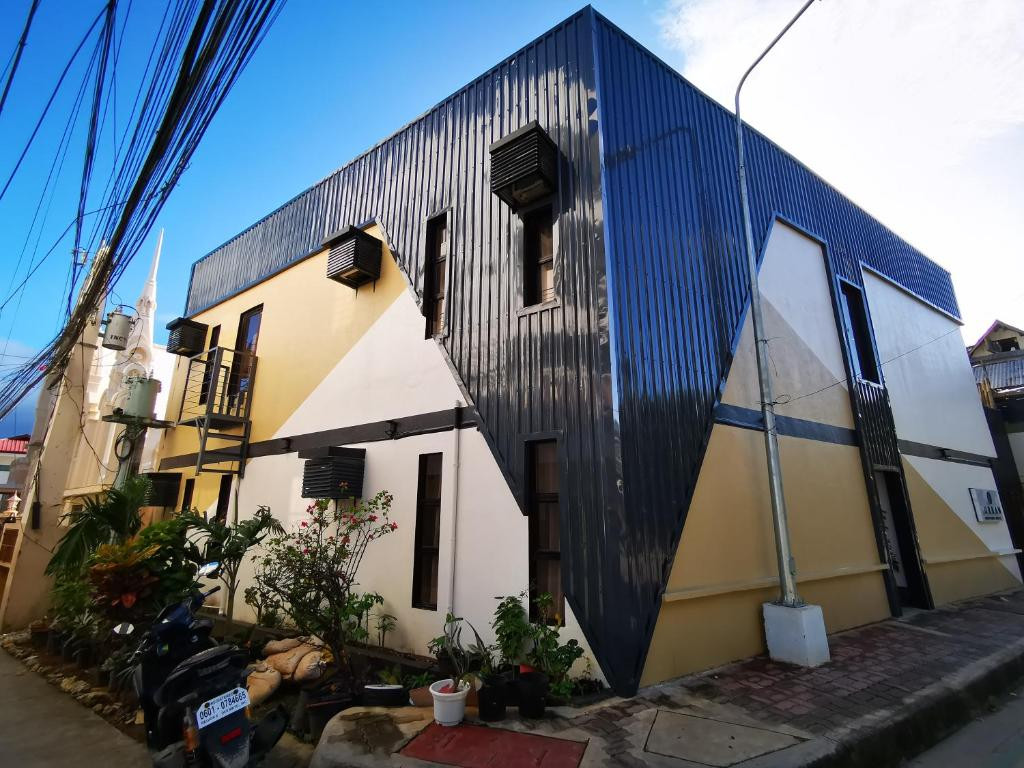 URBAN BOUTIQUE HOTEL