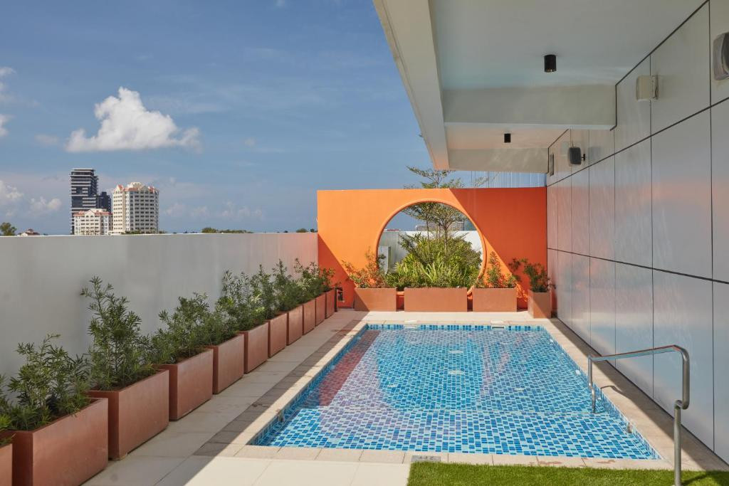 BELMONT HOTEL MACTAN