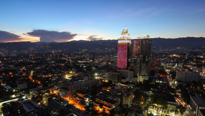 CROWN REGENCY HOTEL & TOWERS CEBU