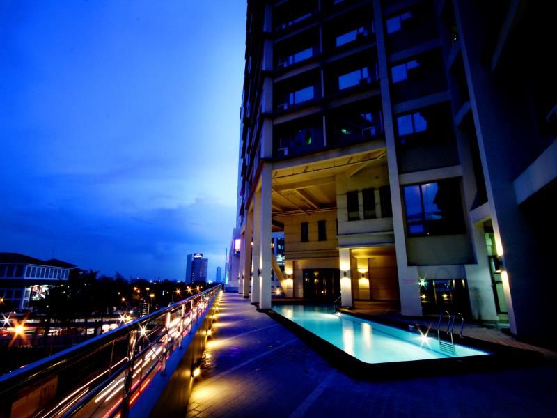 MANDARIN PLAZA