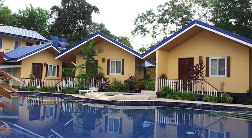BLUE LAGOON INN & SUITES
