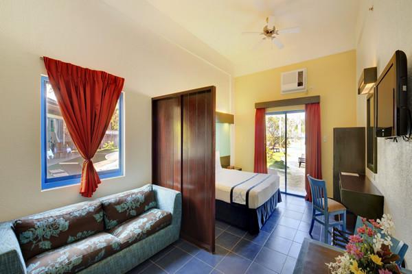 MICROTEL INN & SUITES PALAWAN — фото 11