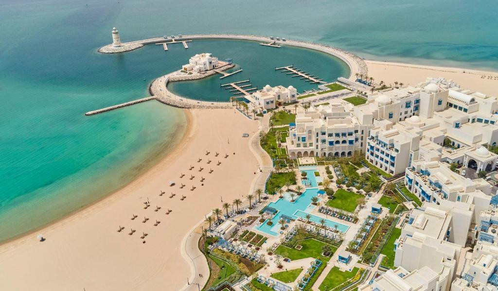 HILTON SALWA BEACH RESORT & VILLAS