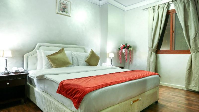 LA VILLA SUITES HOTEL