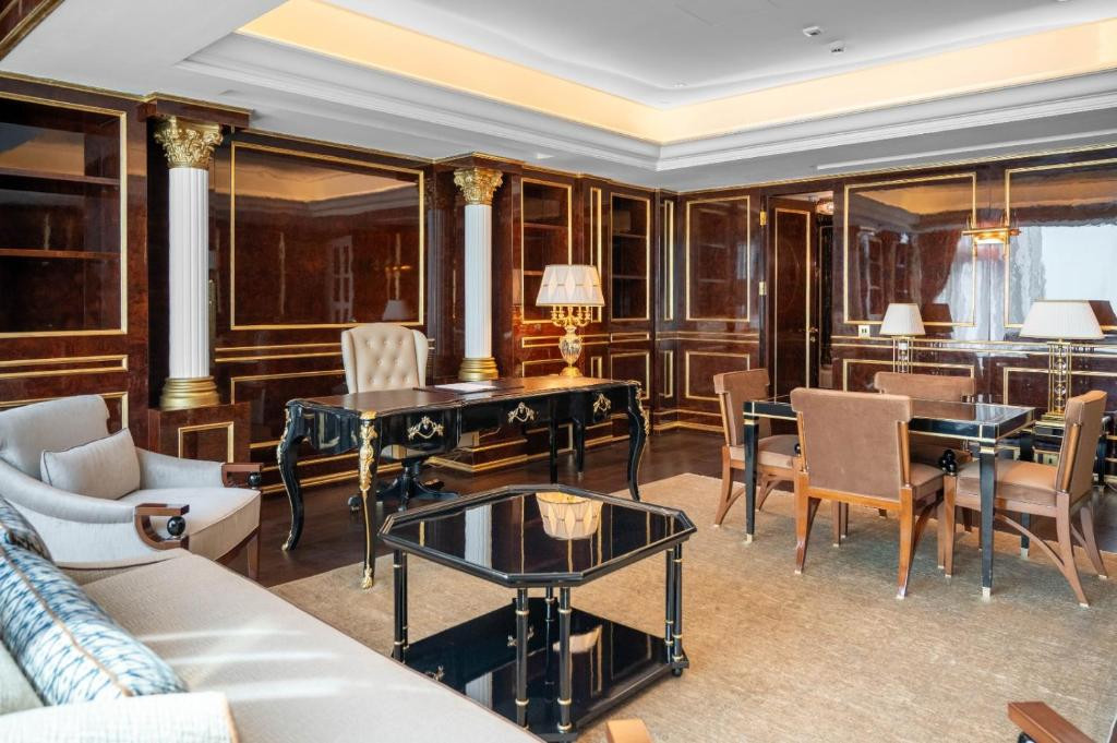 THE BENTLEY LUXURY HOTEL & SUTES — фото 5