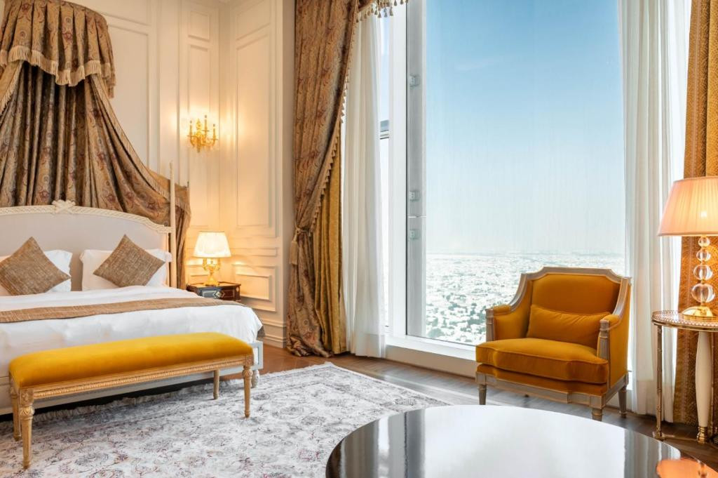 THE BENTLEY LUXURY HOTEL & SUTES — фото 6