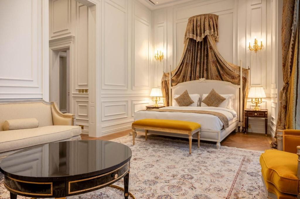 THE BENTLEY LUXURY HOTEL & SUTES — фото 10