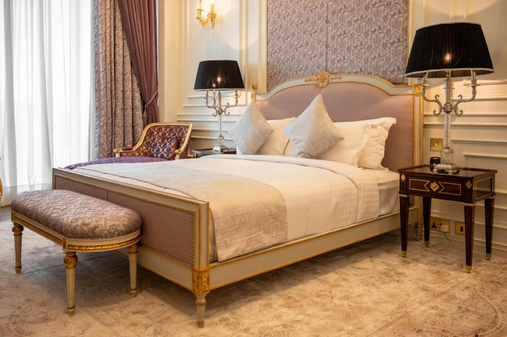 THE BENTLEY LUXURY HOTEL & SUTES — фото 13