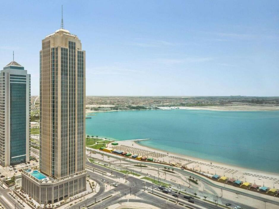 WYNDHAM GRAND DOHA WEST BAY BEACH