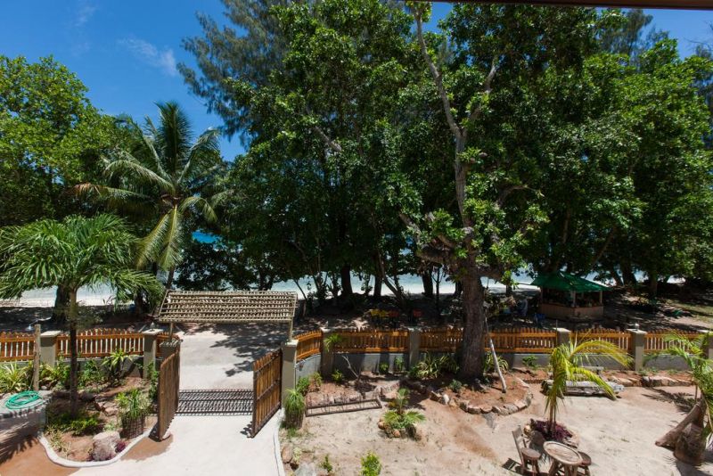 ANSE SEVERE BEACH VILLA APT — фото 2
