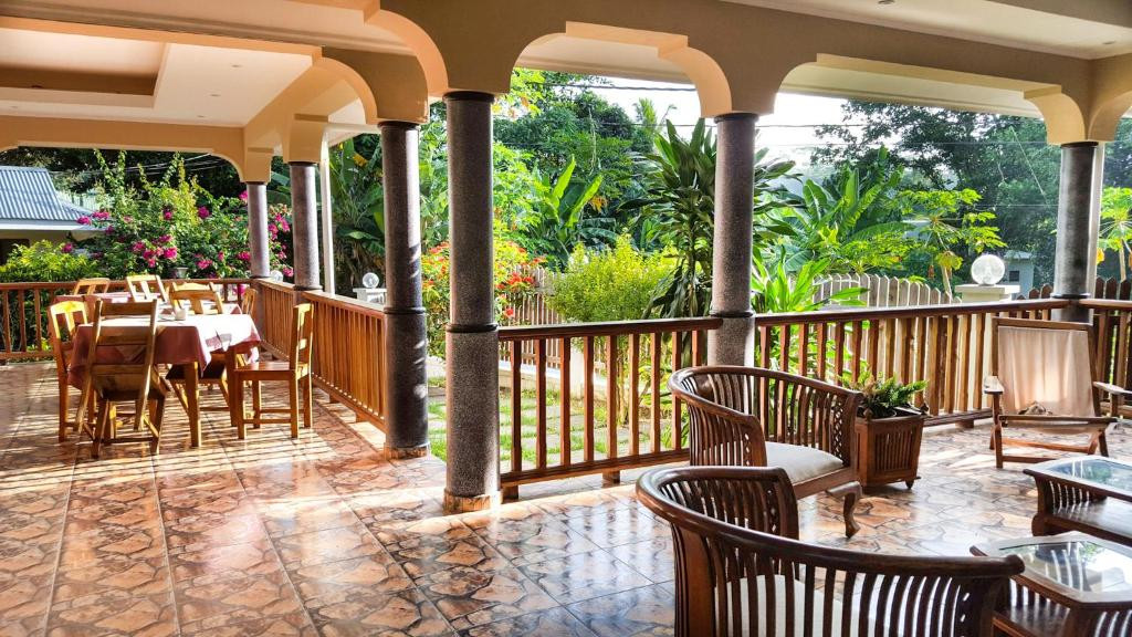BERNIQUE GUEST HOUSE — фото 18