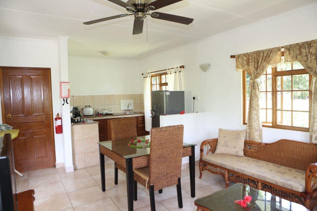 LE SURMER SELF CATERING CHALETS — фото 14