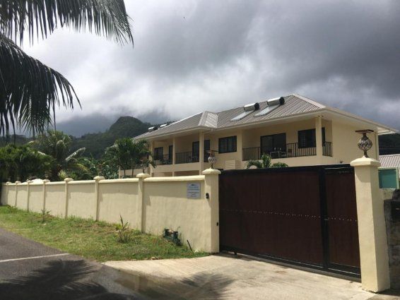 CREOLE BREEZE SELF CATERING — фото 12