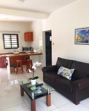CREOLE BREEZE SELF CATERING — фото 17