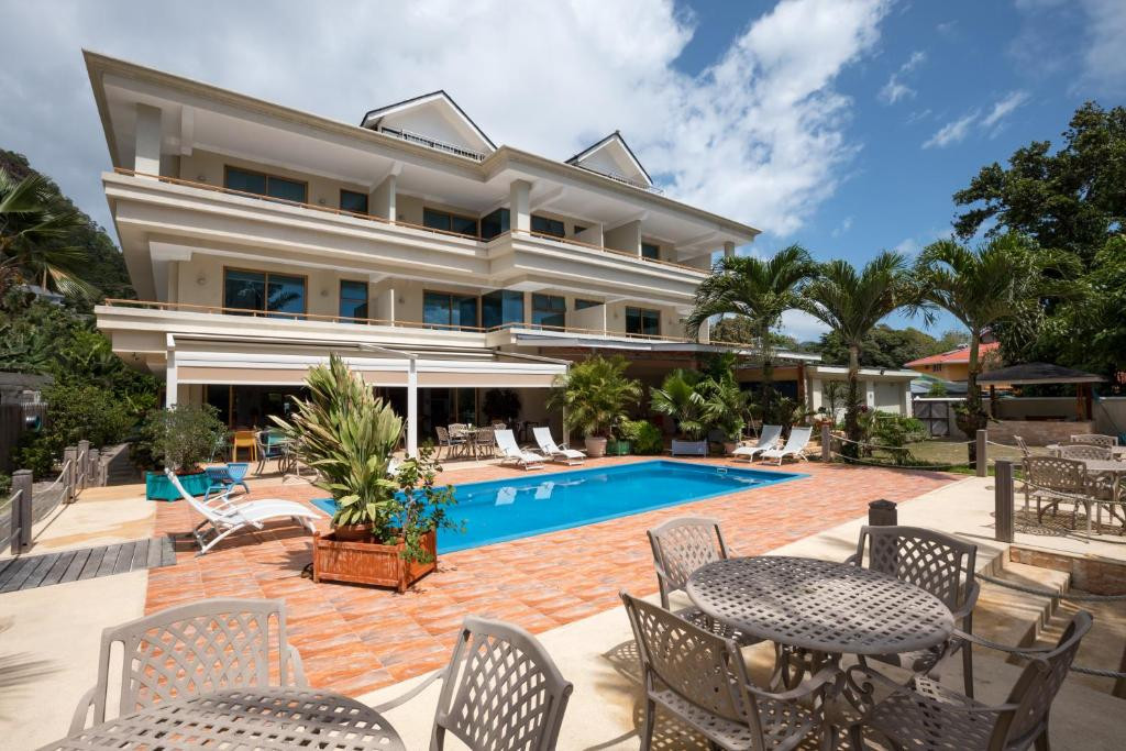 CROWN BEACH HOTEL — фото 2