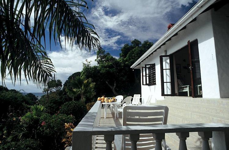 GEORGINAS COTTAGE BEACH GUEST HOUSE — фото 10