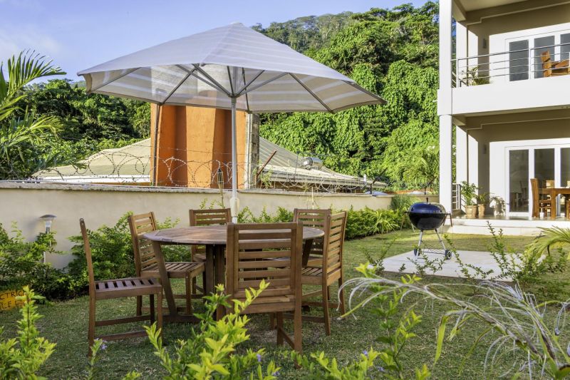 TROPICAL HIDEAWAY — фото 10
