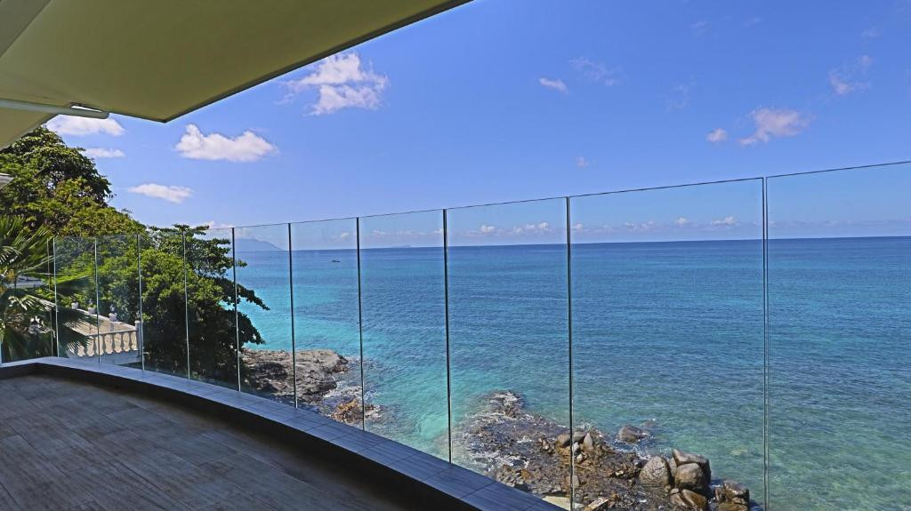 VALLONEND BEACH FRONT VILLA — фото 4