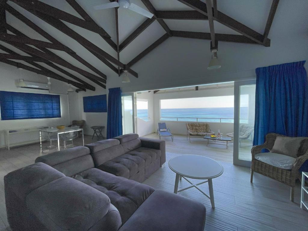 VALLONEND BEACH FRONT VILLA — фото 5