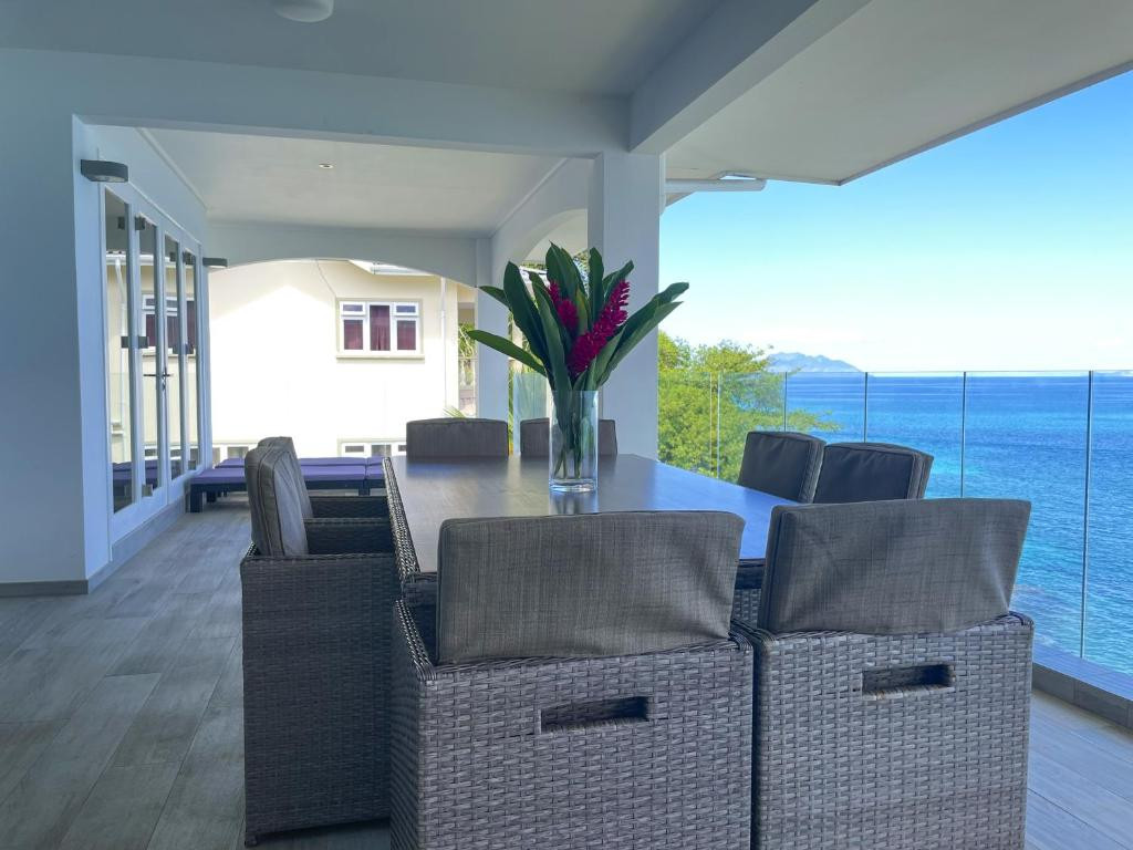VALLONEND BEACH FRONT VILLA — фото 11