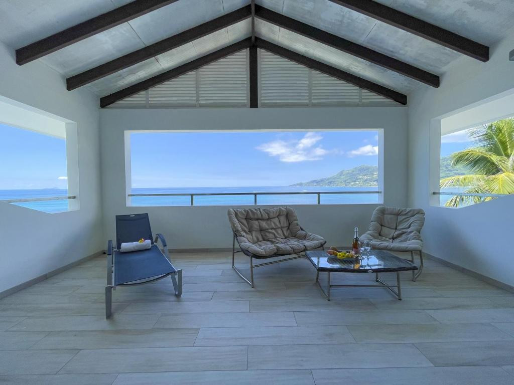 VALLONEND BEACH FRONT VILLA — фото 17