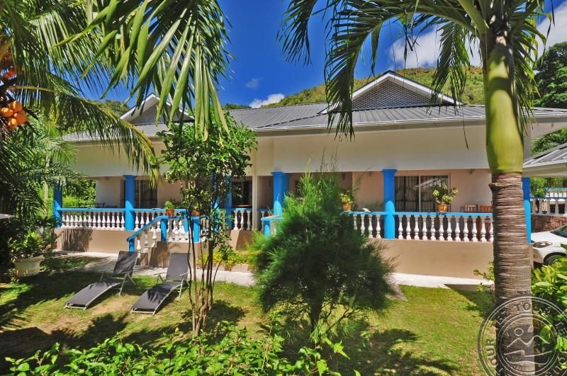 ACQUARIO SELF CATERING APARTMENTS GUEST HOUSE