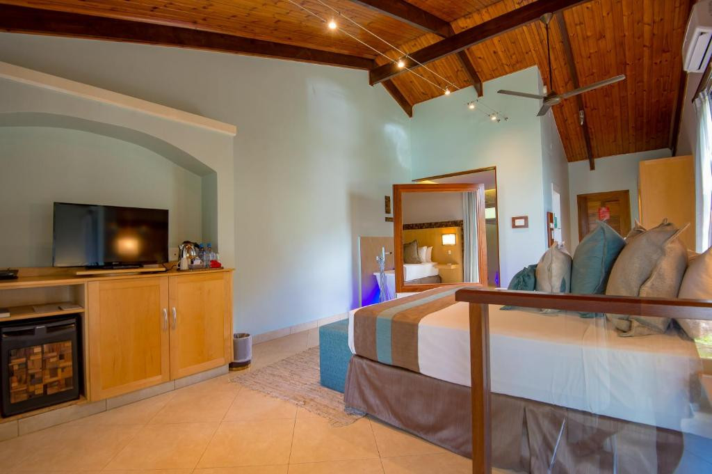 COCO DE MER & BLACK PARROT SUITES — фото 5
