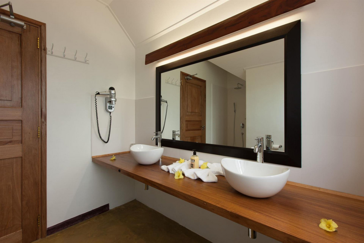 L HIRONDELLE GUEST HOUSE APT — фото 18