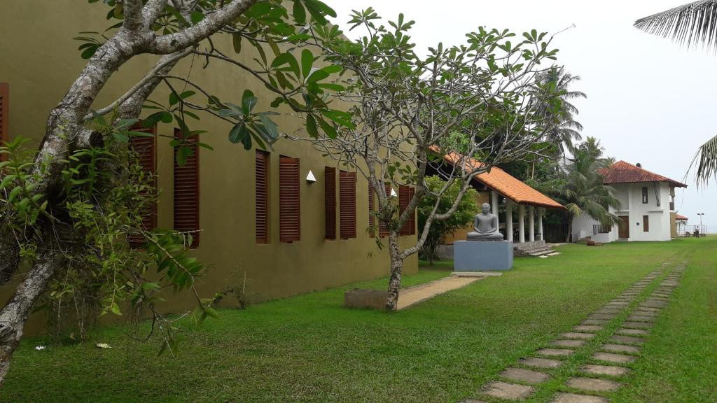 AHYORA BEACH RESORT (EX. MUTHUMUNI AYURWEDA BEACH RESORT) — фото 2