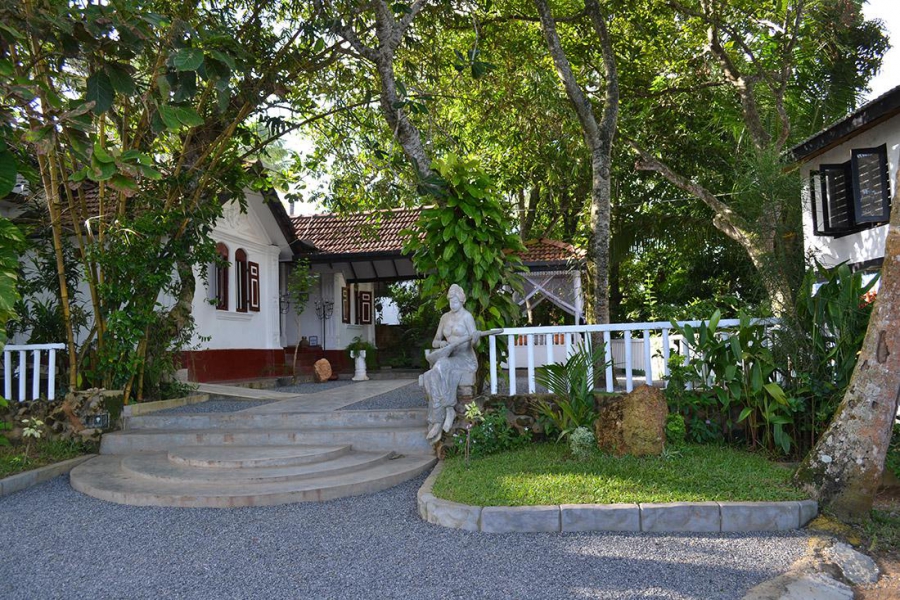 HIRU VILLAS