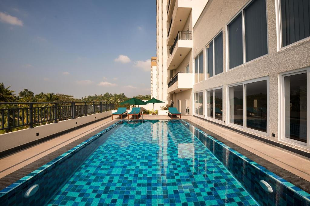 FAIRWAY SUNSET SERVICED APARTMENTS