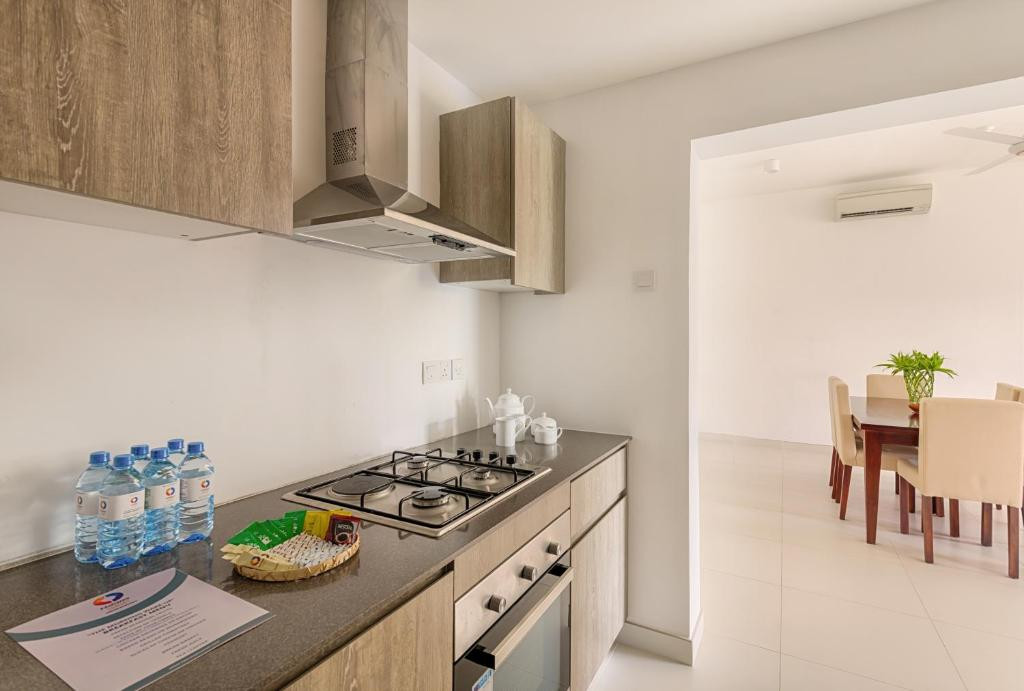 FAIRWAY SUNSET SERVICED APARTMENTS — фото 8