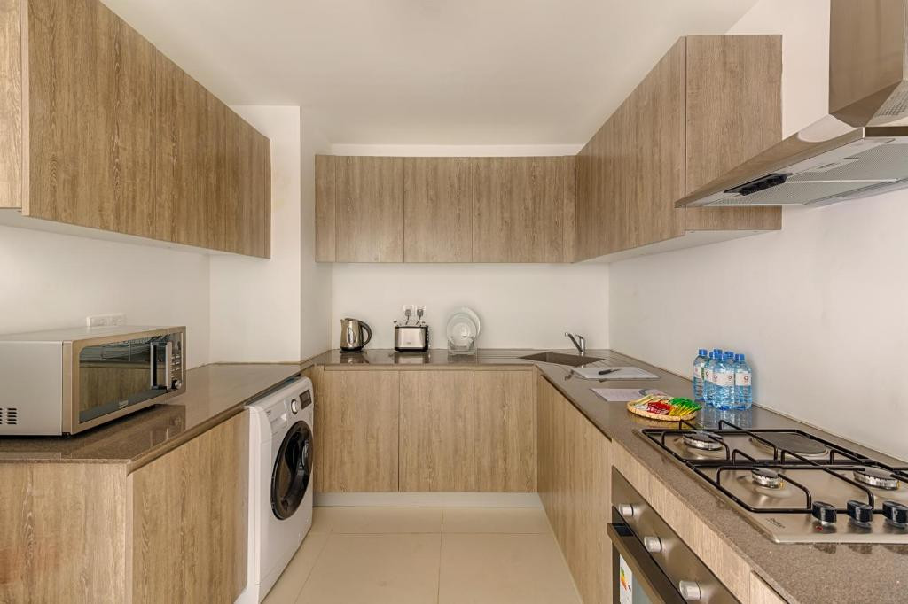 FAIRWAY SUNSET SERVICED APARTMENTS — фото 15