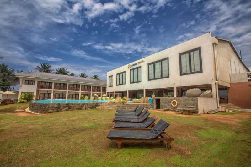 AVENRA BEACH HOTEL