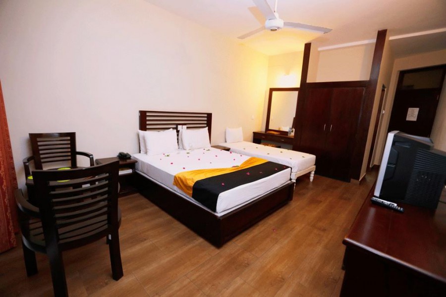 HIKKADUWA BEACH HOTEL — фото 18