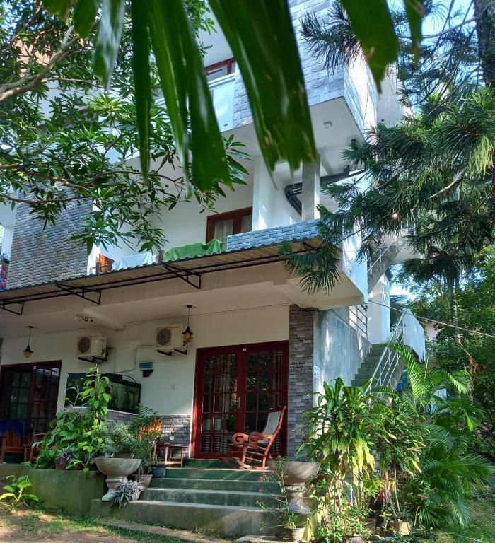 NAVORA HOME STAY