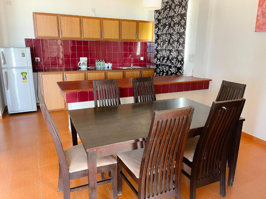 PEARL ISLAND BEACH HOTEL — фото 11