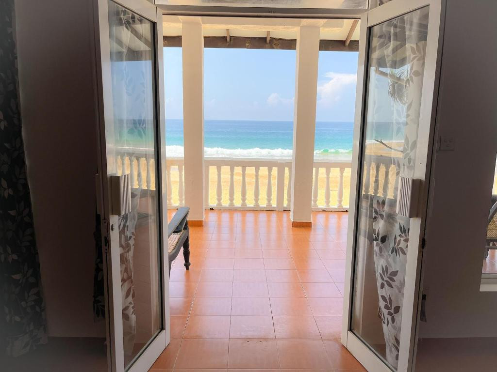 PEARL ISLAND BEACH HOTEL — фото 13